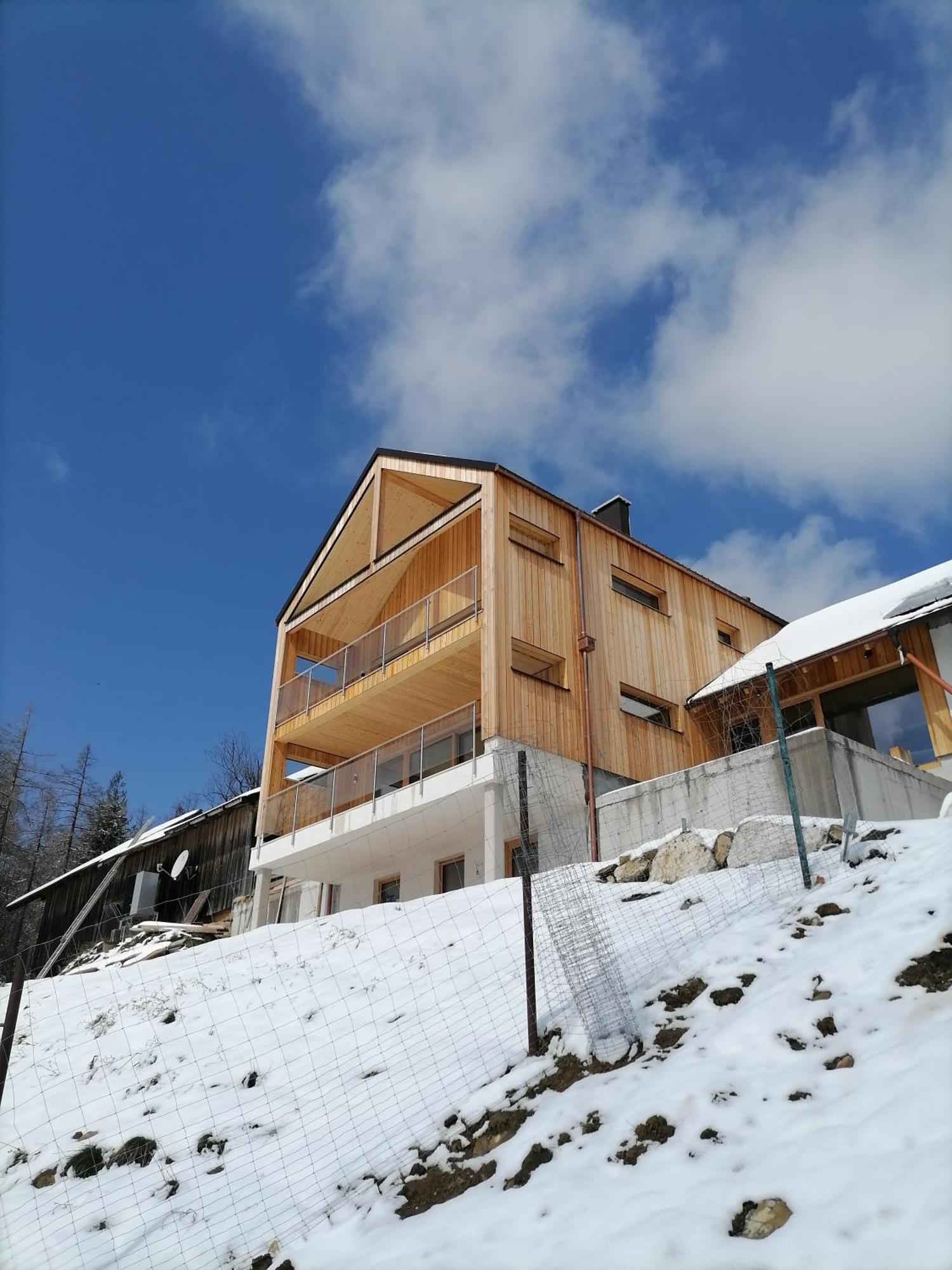 Holzhaus "Zum Schwarz'N" Apartment Aurach am Hongar ภายนอก รูปภาพ
