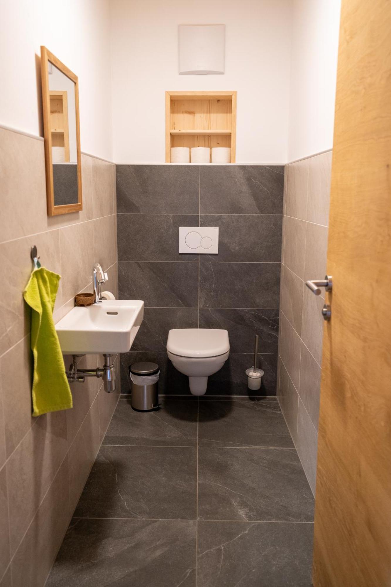 Holzhaus "Zum Schwarz'N" Apartment Aurach am Hongar ภายนอก รูปภาพ