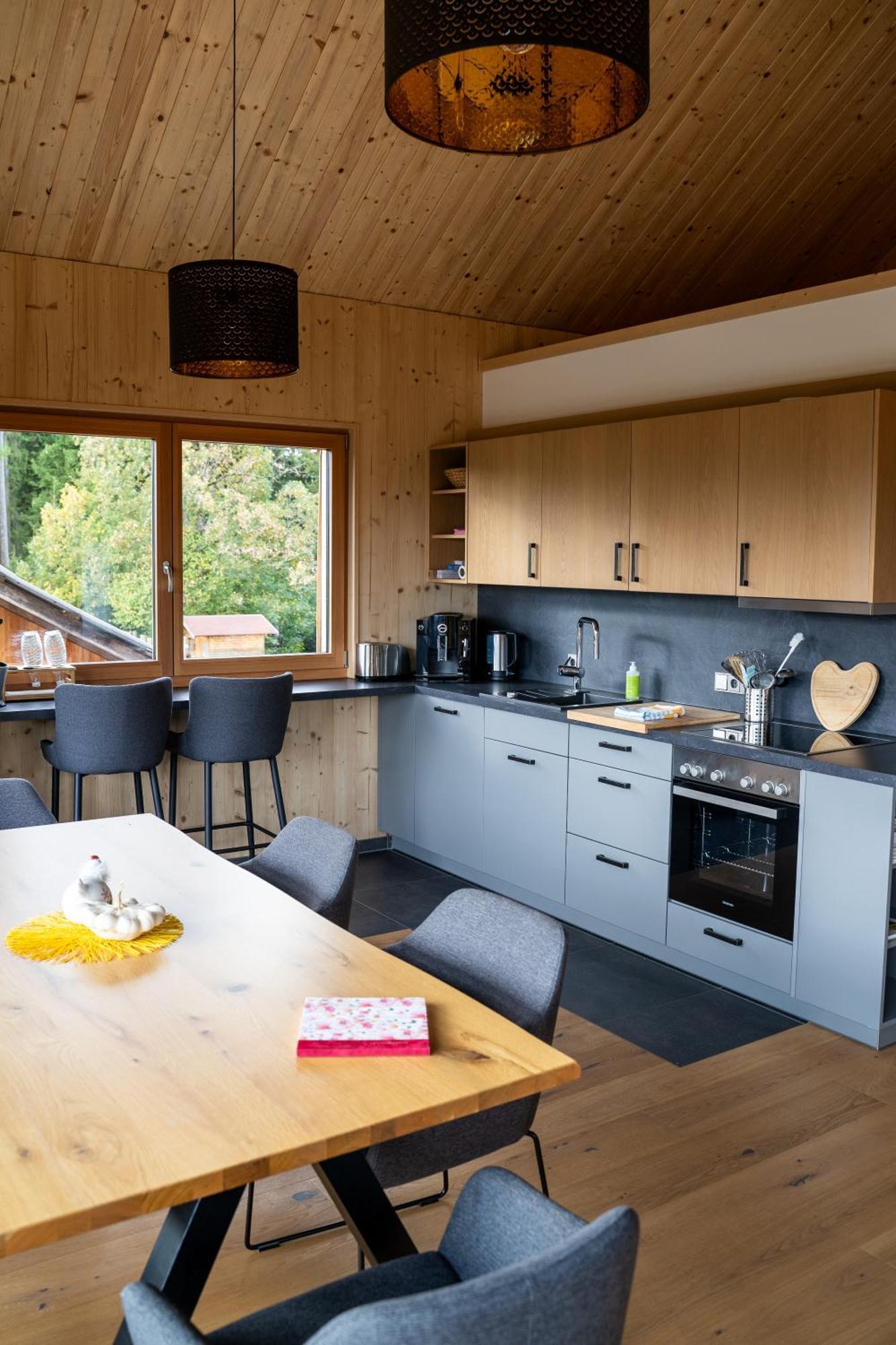 Holzhaus "Zum Schwarz'N" Apartment Aurach am Hongar ภายนอก รูปภาพ