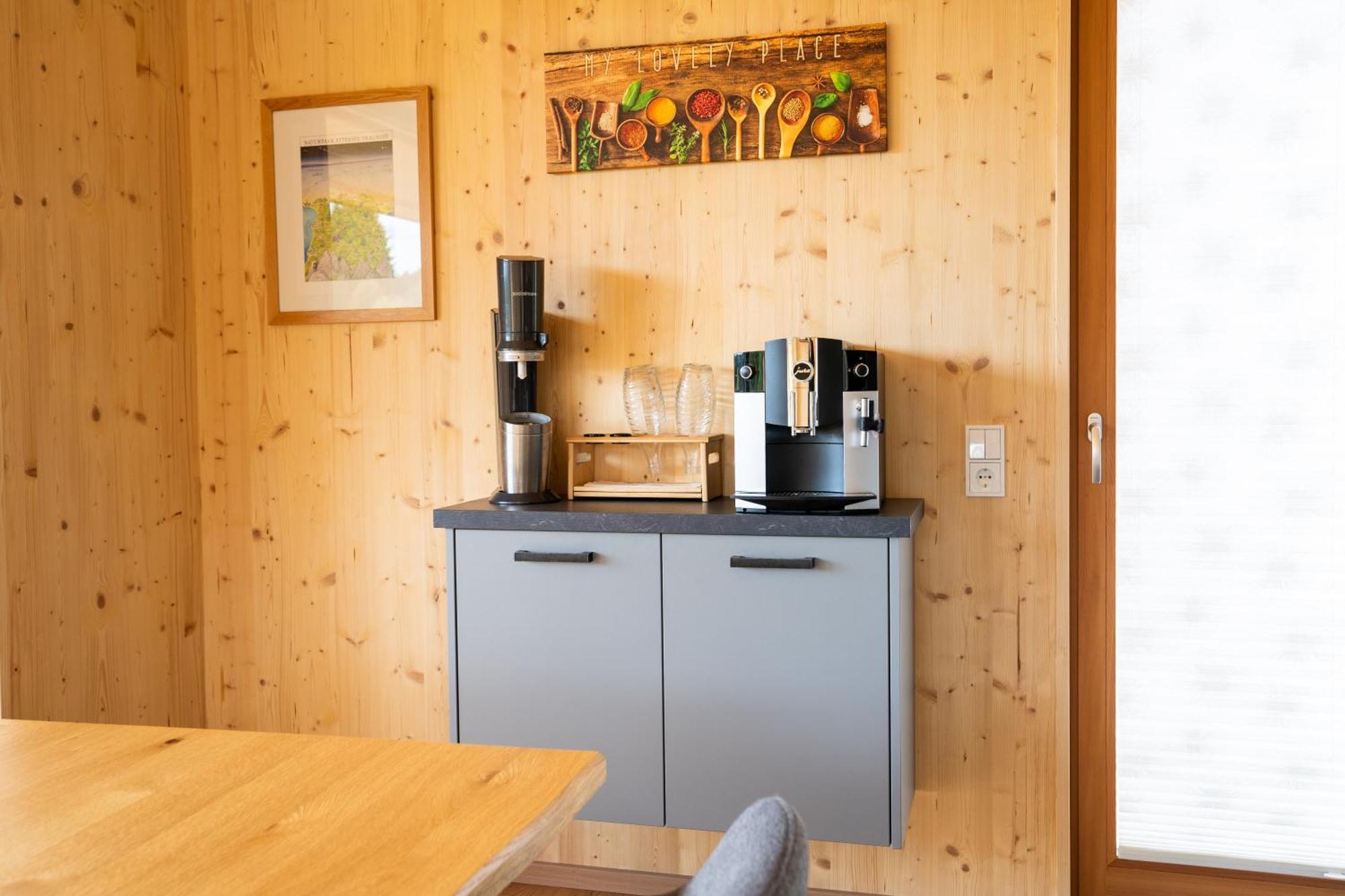 Holzhaus "Zum Schwarz'N" Apartment Aurach am Hongar ภายนอก รูปภาพ