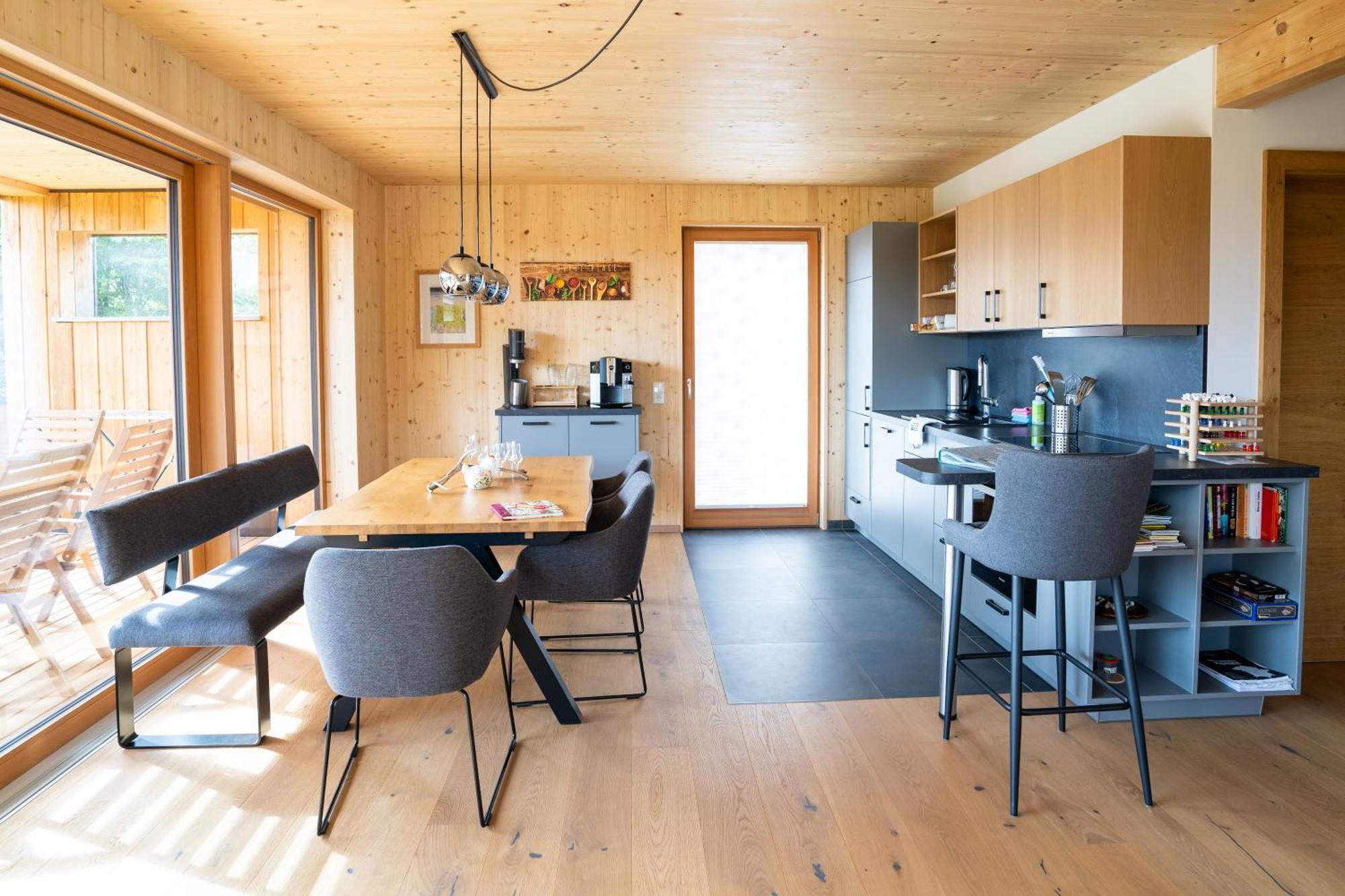 Holzhaus "Zum Schwarz'N" Apartment Aurach am Hongar ภายนอก รูปภาพ