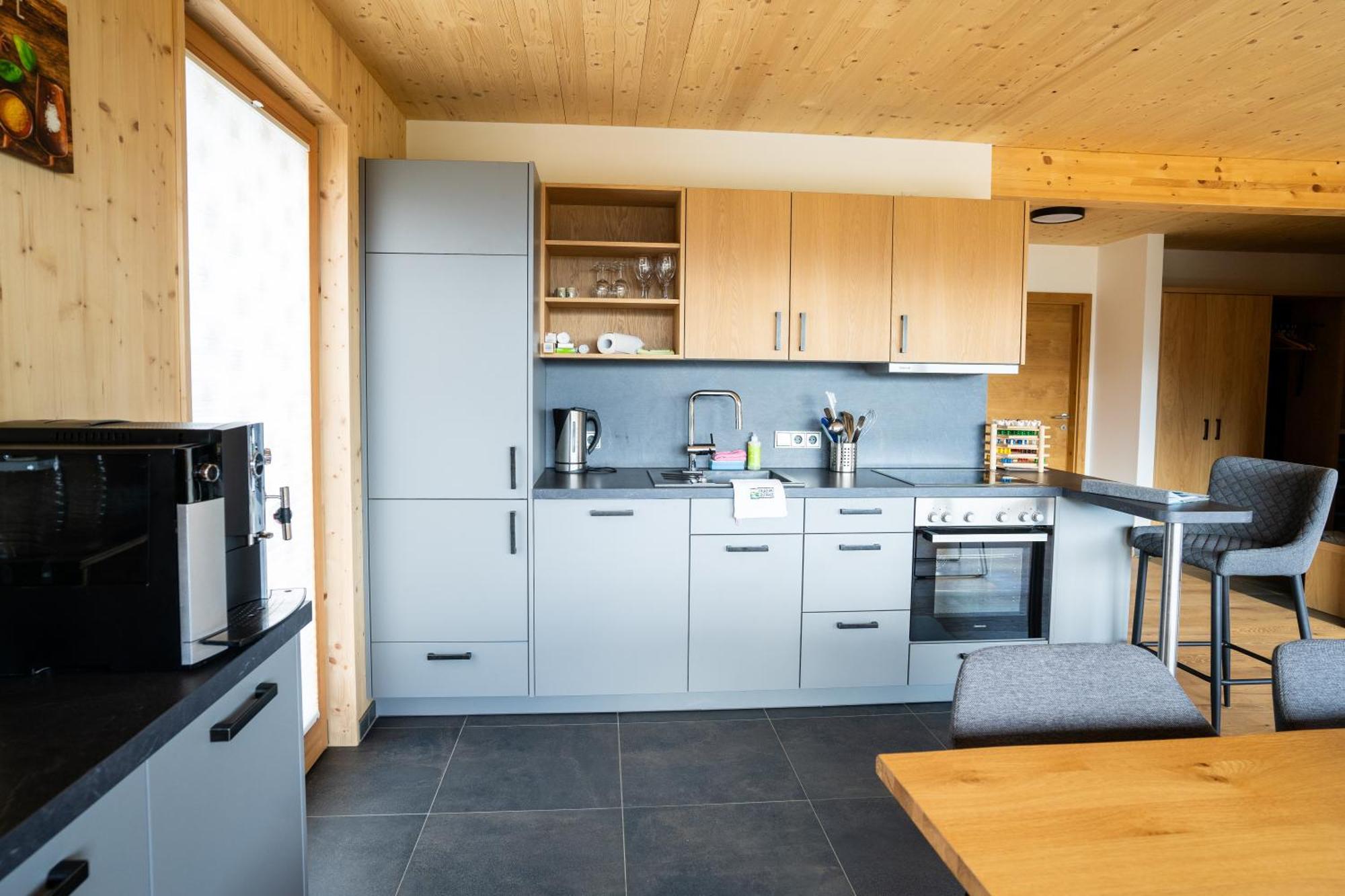Holzhaus "Zum Schwarz'N" Apartment Aurach am Hongar ภายนอก รูปภาพ